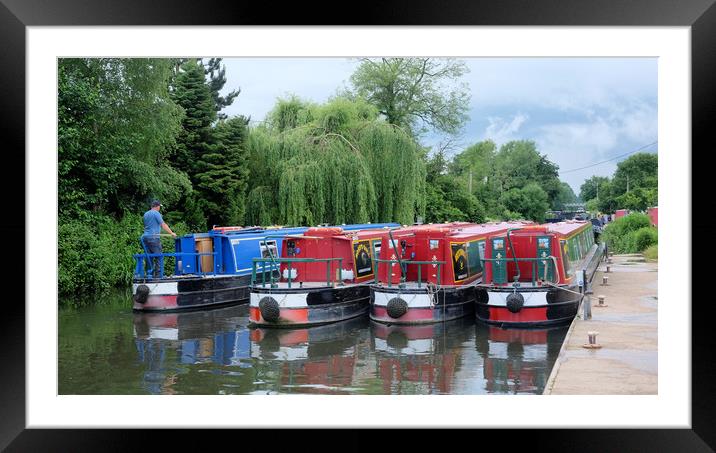 Kennet and Avon Canal narrow boats Framed Mounted Print by Tony Bates