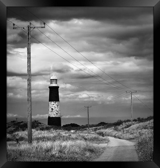 Spurn Point lighthouse Framed Print by Paul Davis