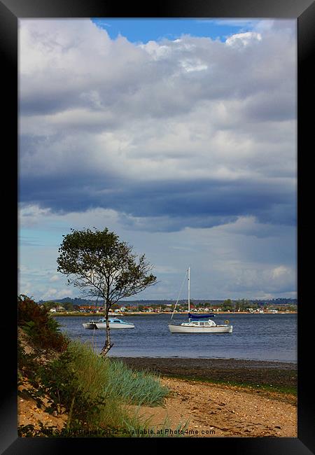 The two boats Framed Print by kelly Draper