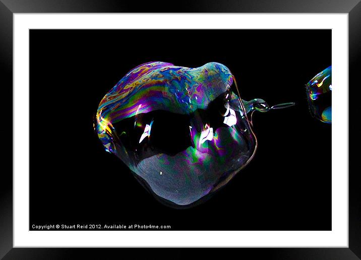 Bubble21 Framed Mounted Print by Stuart Reid