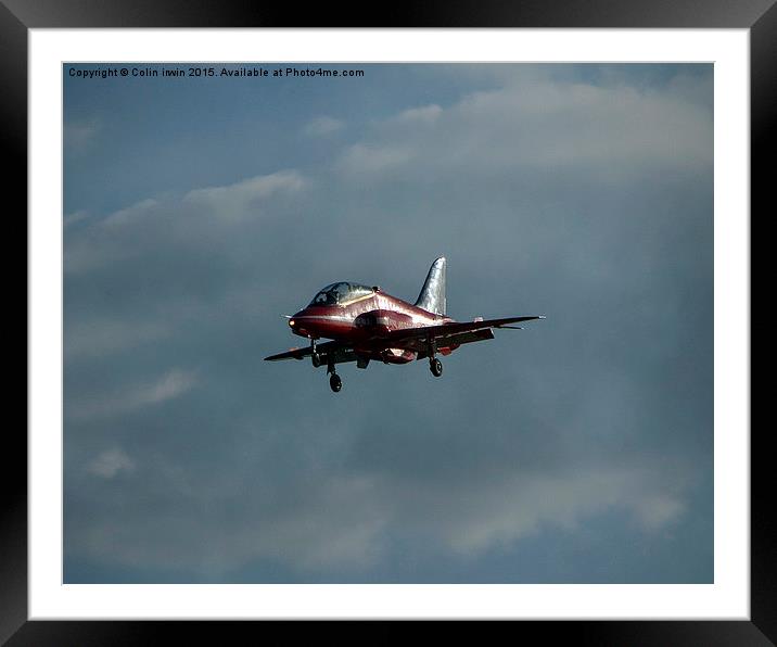  Red Eight coming in Framed Mounted Print by Colin irwin