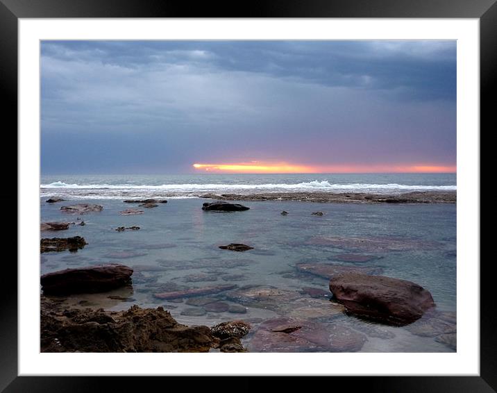 Streaky sunset over a rock pool Framed Mounted Print by craig sivyer