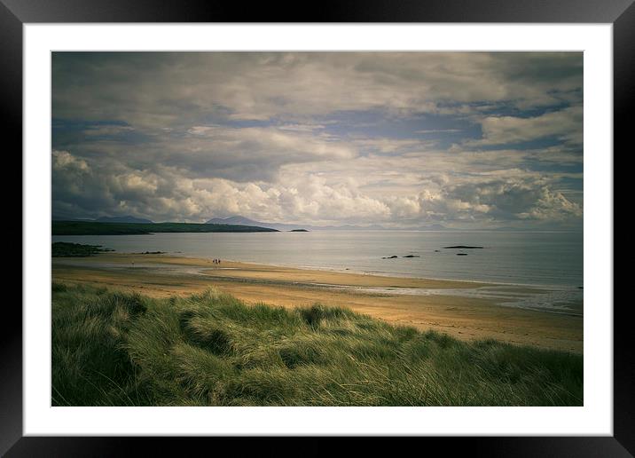 The beach and beyond. Framed Mounted Print by Sean Wareing