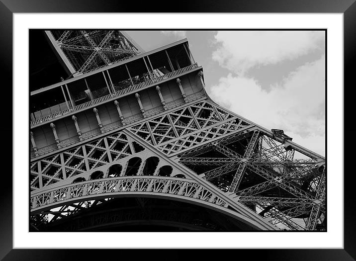 La Tour Eiffel Framed Mounted Print by Berit Ipsen