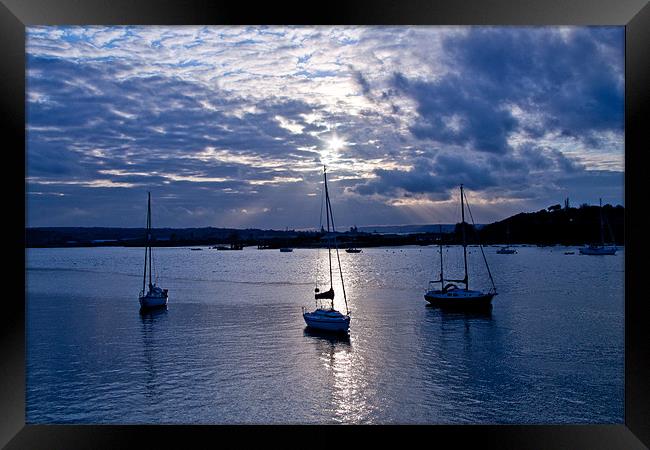 River Medway Sunset Framed Print by Dawn O'Connor