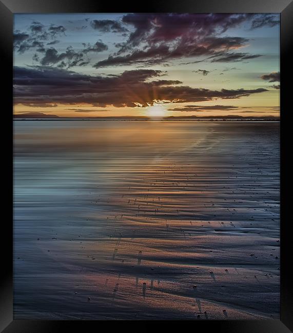 Beach Sunset Framed Print by Sam Smith