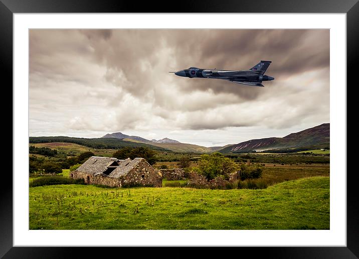 Avro Vulcan Framed Mounted Print by Sam Smith