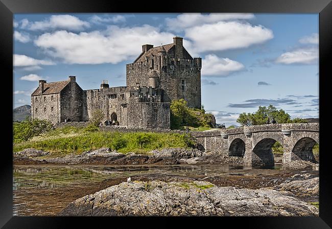 Eilean Donan Castle (1) Framed Print by Sam Smith