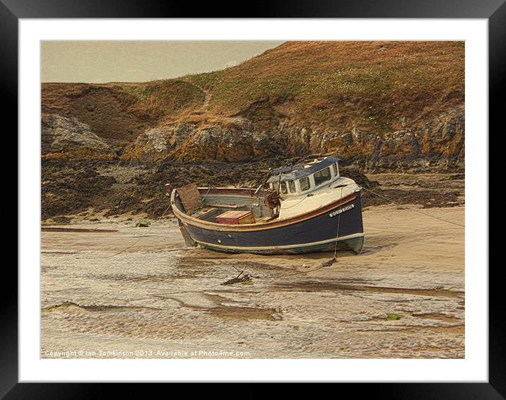 Going no where Framed Mounted Print by Ian Tomkinson