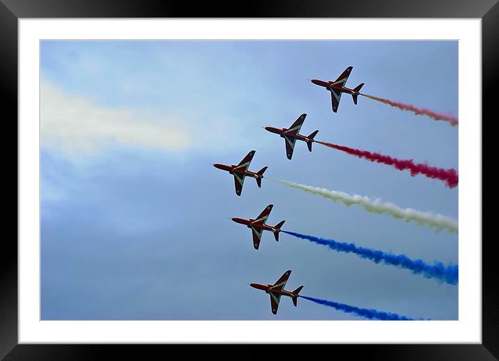 Red Arrows Framed Mounted Print by colin ashworth