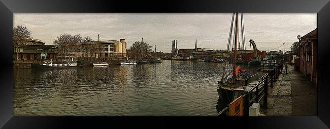 Harbour in Winter Framed Print by Susie Hawkins