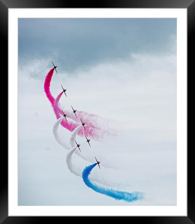  Red Arrows at Bournemouth (2) Framed Mounted Print by Geoff Storey