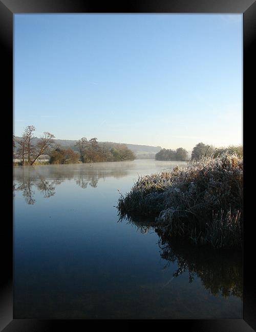 River Thames in the Morning Framed Print by Pam Martin