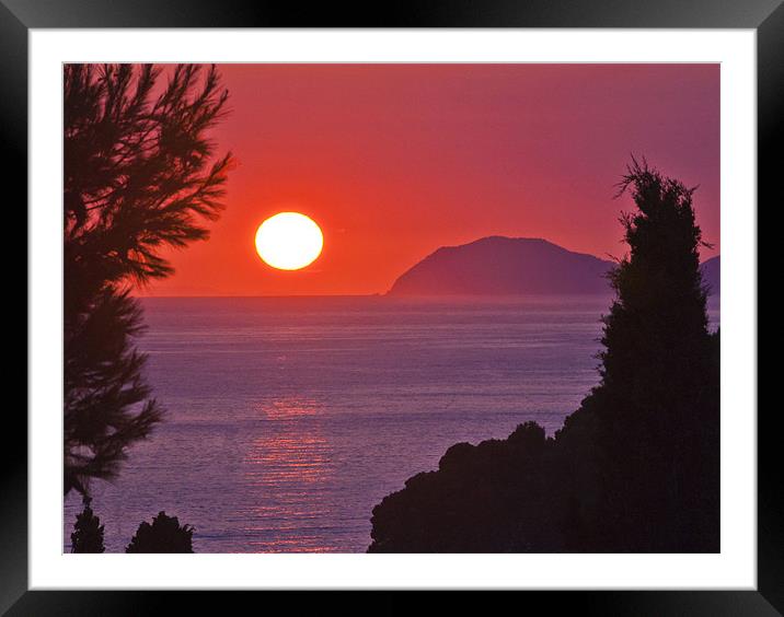 Purple sunset Framed Mounted Print by alan bain