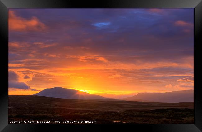 Sunrise over Arenig Framed Print by Rory Trappe
