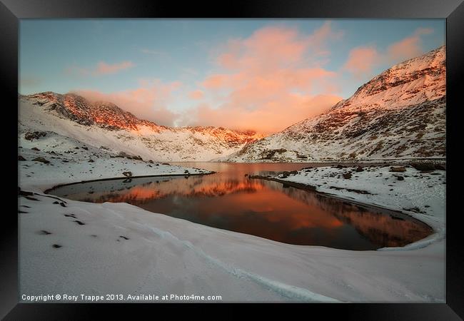 First light at Llyn Llydaw Framed Print by Rory Trappe