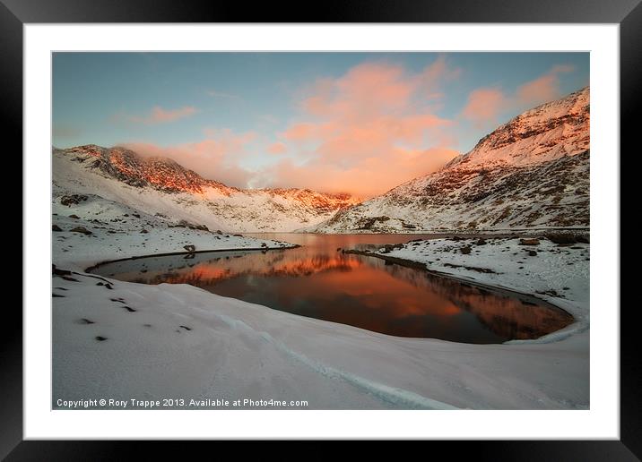 First light at Llyn Llydaw Framed Mounted Print by Rory Trappe