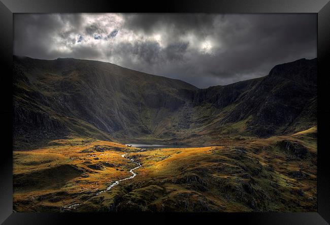 Cwm Idwal - Take a view Framed Print by Rory Trappe
