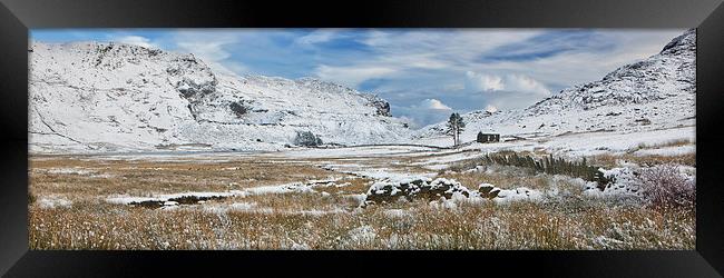  Cwm Orthin panoramic Framed Print by Rory Trappe