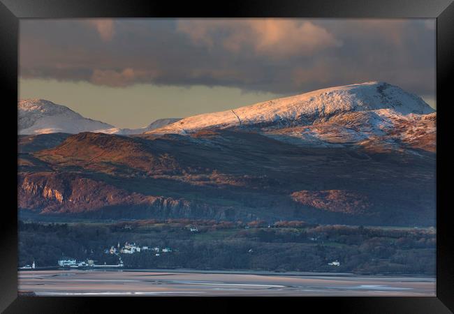 Portmeirion with Moel Ddu in the background  Framed Print by Rory Trappe