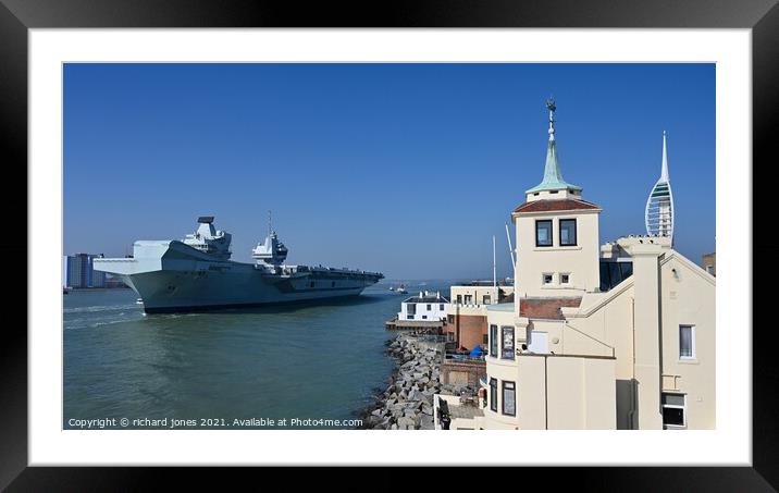 HMS Queen Elizabeth departs Portsmouth Framed Mounted Print by richard jones