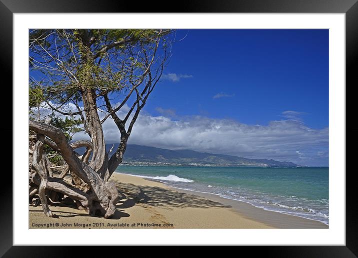 Hawaii beach. Framed Mounted Print by John Morgan