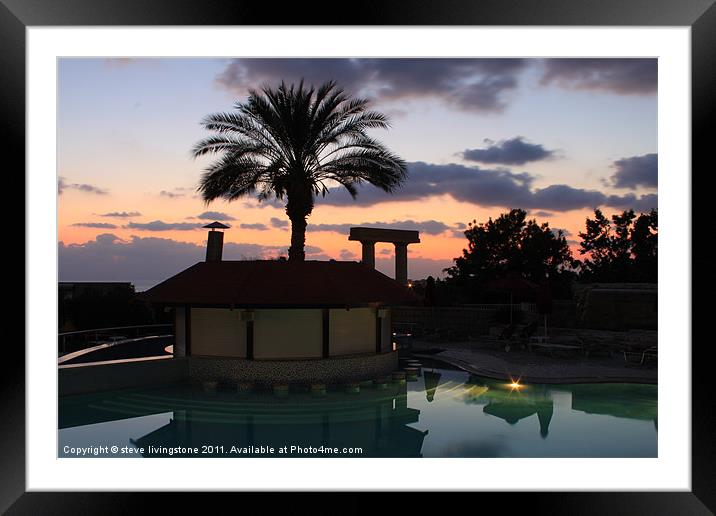 the holiday pool bar at night Framed Mounted Print by steve livingstone