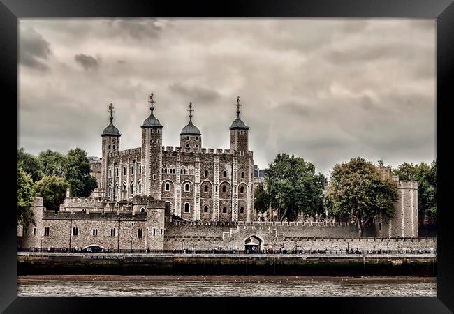 The Tower of London. Framed Print by Becky Dix
