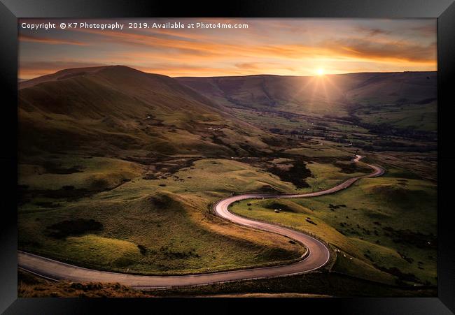The Road From Edale Snakes its way up to Mam Tor. Framed Print by K7 Photography