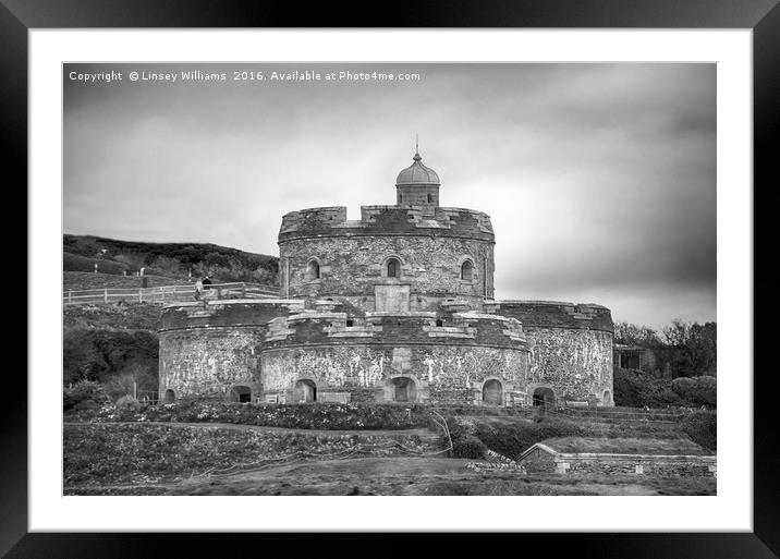 St. Mawes Castle In Mono Framed Mounted Print by Linsey Williams
