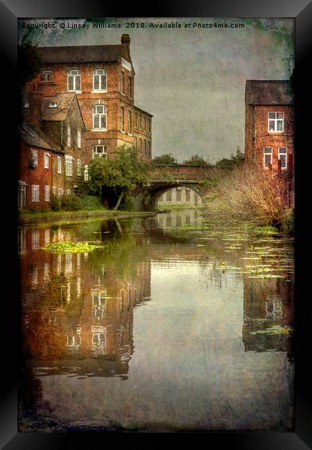 The Grand Union Canal at Loughborough, Leicestersh Framed Print by Linsey Williams