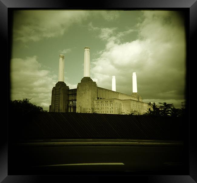 Battersea Power Station Framed Print by Duncan Snow