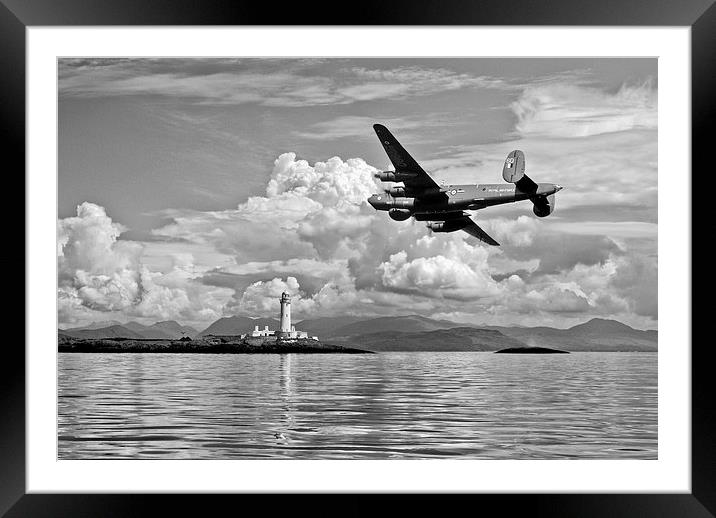 Shackleton heading out on patrol black and white v Framed Mounted Print by Gary Eason