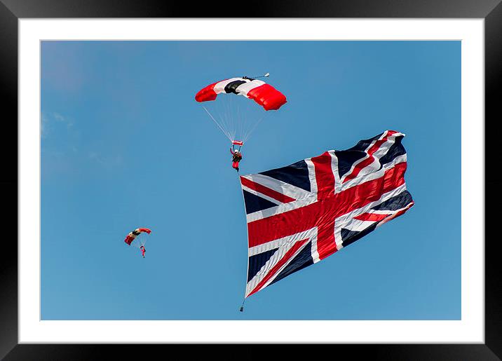 Red Devils parachute display Framed Mounted Print by Gary Eason