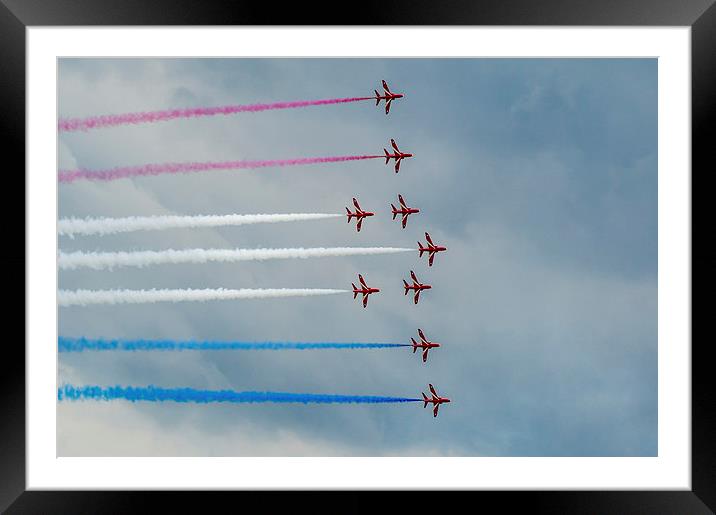 The Red Arrows Framed Mounted Print by Gary Eason