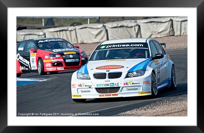 Racing at the Knockhill track Framed Mounted Print by Ian Pettigrew