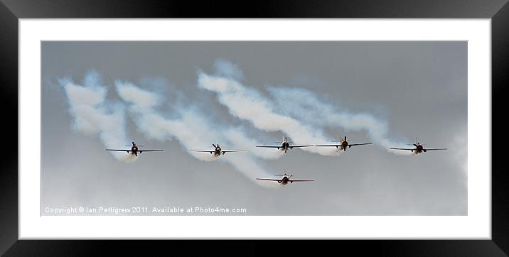 The Aerostar YAK 50's Framed Mounted Print by Ian Pettigrew