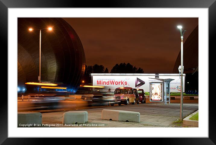 Glasgow Science Centre taxi rank Framed Mounted Print by Ian Pettigrew