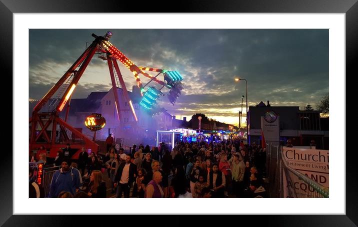 Abingdon street fair Framed Mounted Print by Raymond Partlett