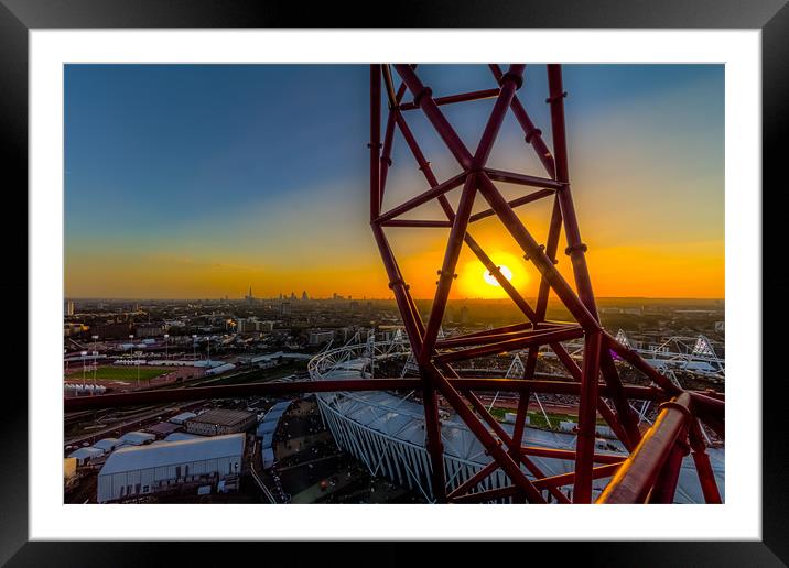 The Last Rays Of The Day Framed Mounted Print by Paul Shears Photogr