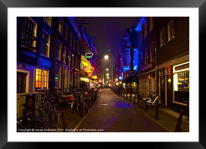 Neon Nieuwe Spiegelstaat Framed Mounted Print by Jonah Anderson Photography
