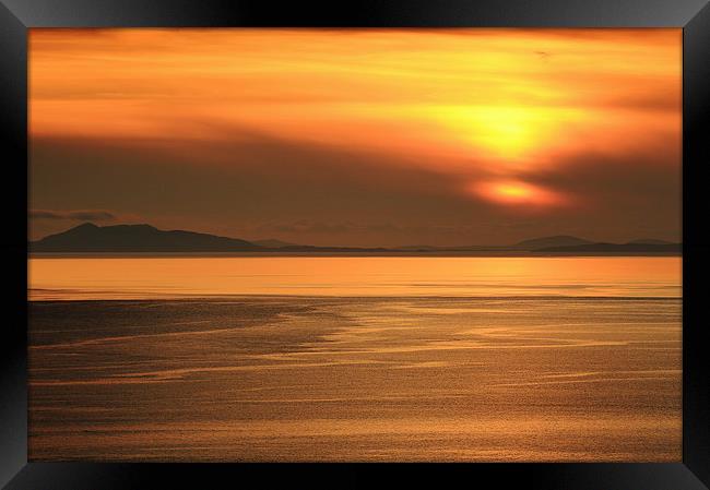 Neist point Sunset Framed Print by Grant Glendinning
