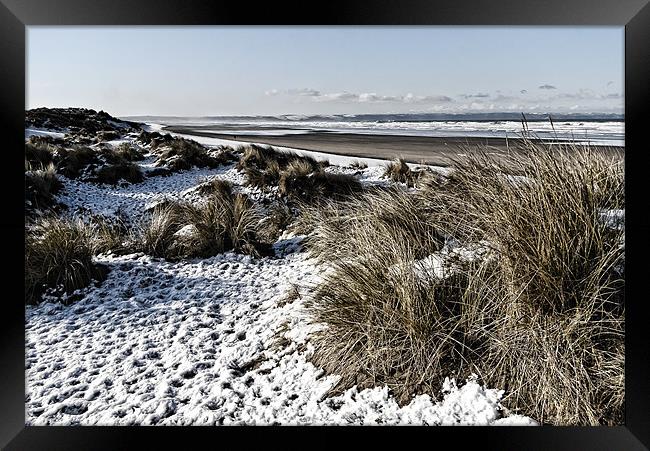 Saunton Sands Framed Print by Dave Wilkinson North Devon Ph