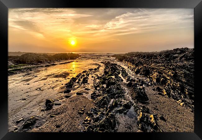 Croyde Bay sunset Framed Print by Dave Wilkinson North Devon Ph