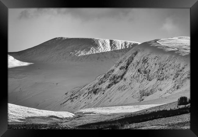 The Merrick in Winter Framed Print by Derek Beattie