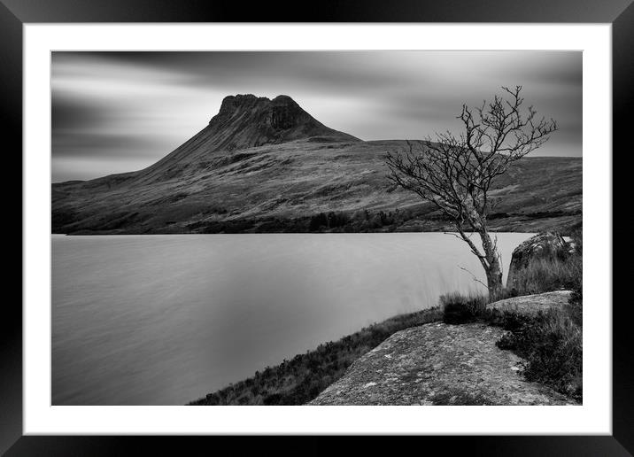 Stac Pollaidh across Loch Lurgainn Framed Mounted Print by Derek Beattie