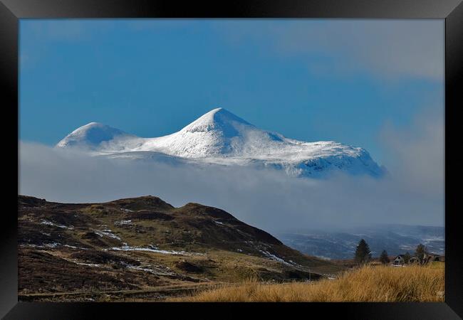 Cul Mor out of the Mist Framed Print by Derek Beattie