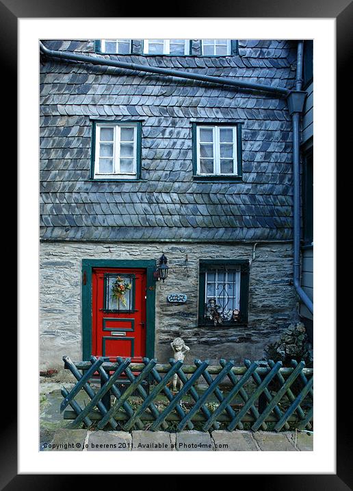 red door Framed Mounted Print by Jo Beerens