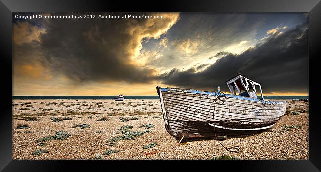 colour at dungeness Framed Print by meirion matthias