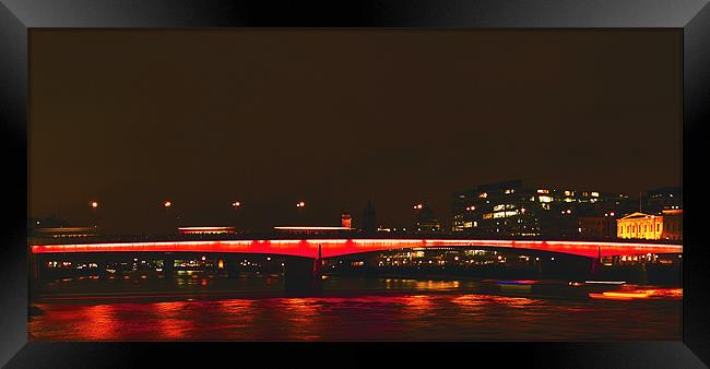 LONDON BRIDGE NEW YEARS EVE Framed Print by radoslav rundic